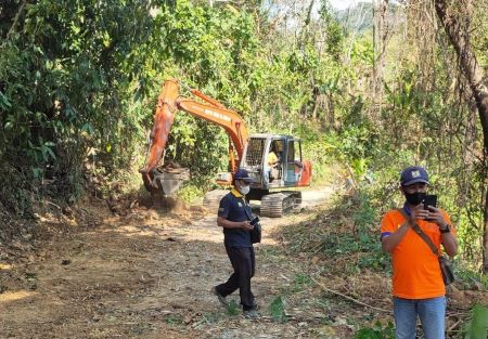 Sesuai Ekspektasi, Pemkab Jember Mulai Perbaiki Jalan Menuju Bandealit